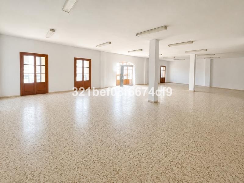 Local Comercial en Estepona en venta - 1.690.000 € (Ref: 10140227)