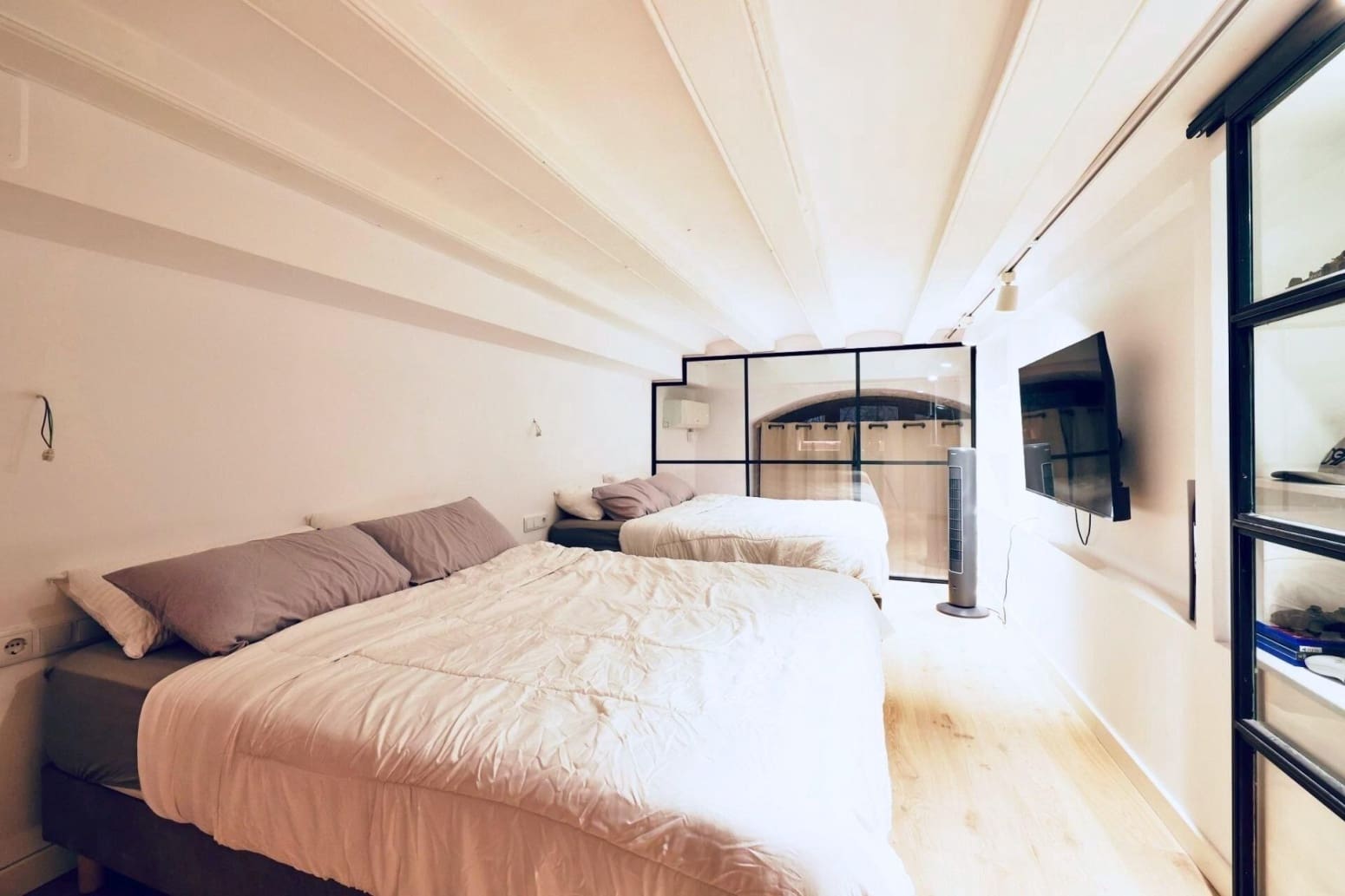 2 slaapkamer Flat te koop in Barcelona stad - € 330.000 (Ref: 10141375)