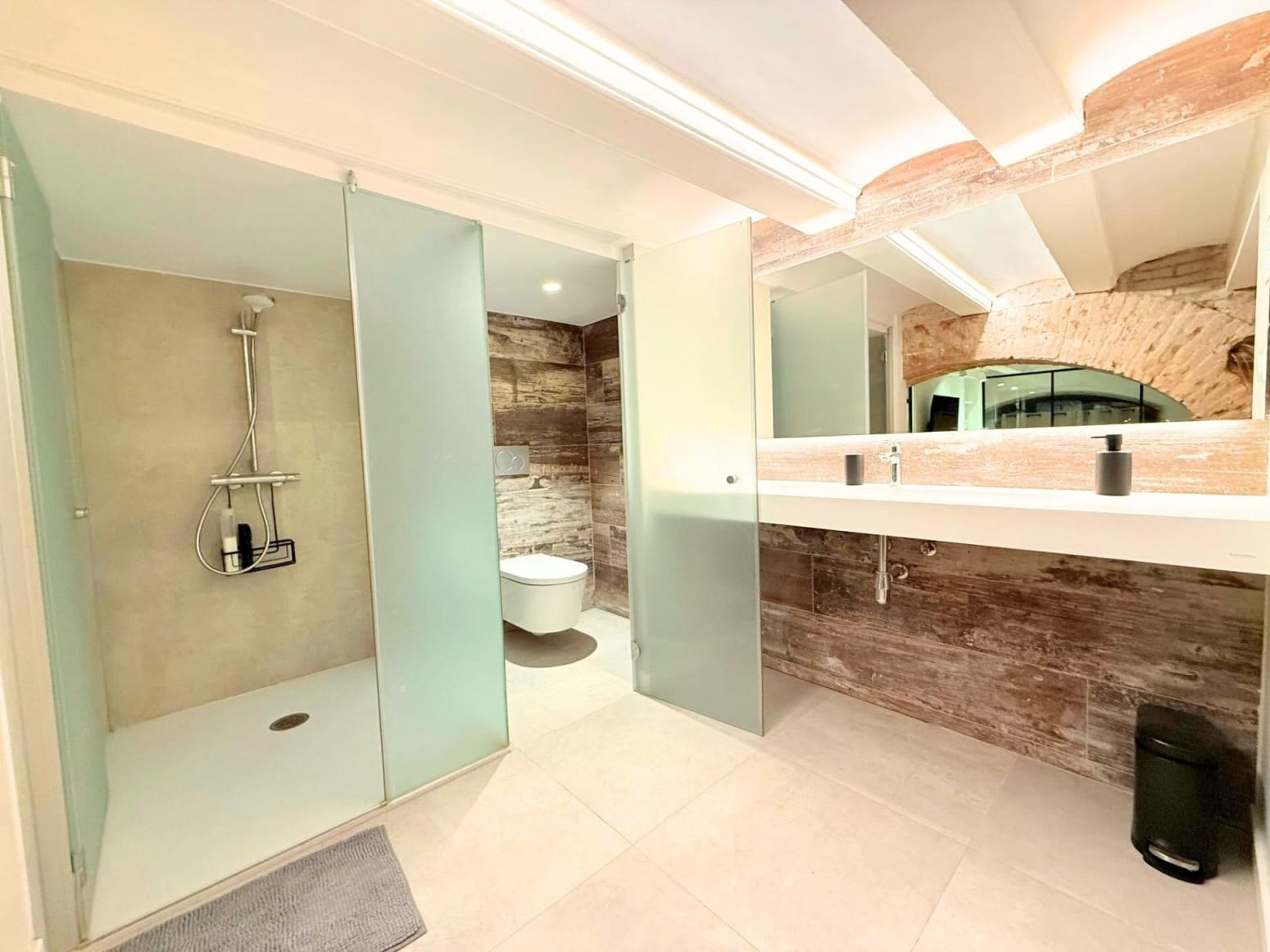2 slaapkamer Flat te koop in Barcelona stad - € 330.000 (Ref: 10141375)