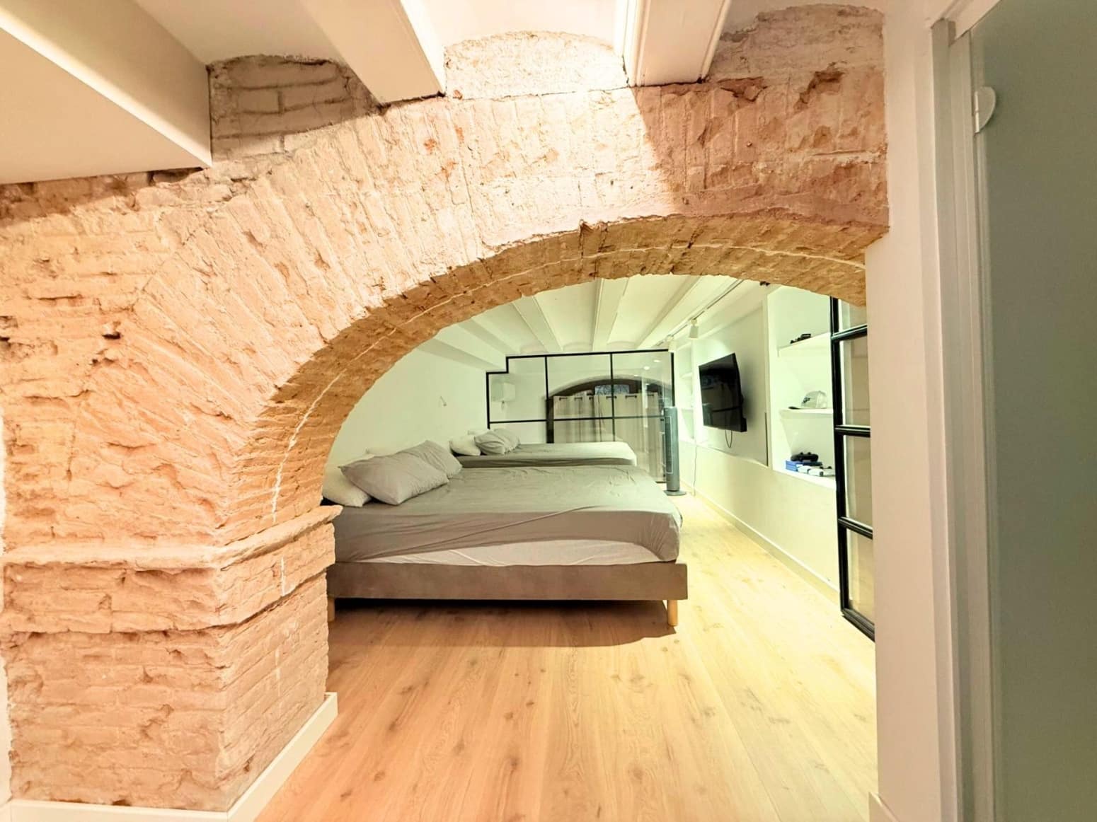 2 slaapkamer Flat te koop in Barcelona stad - € 330.000 (Ref: 10141375)