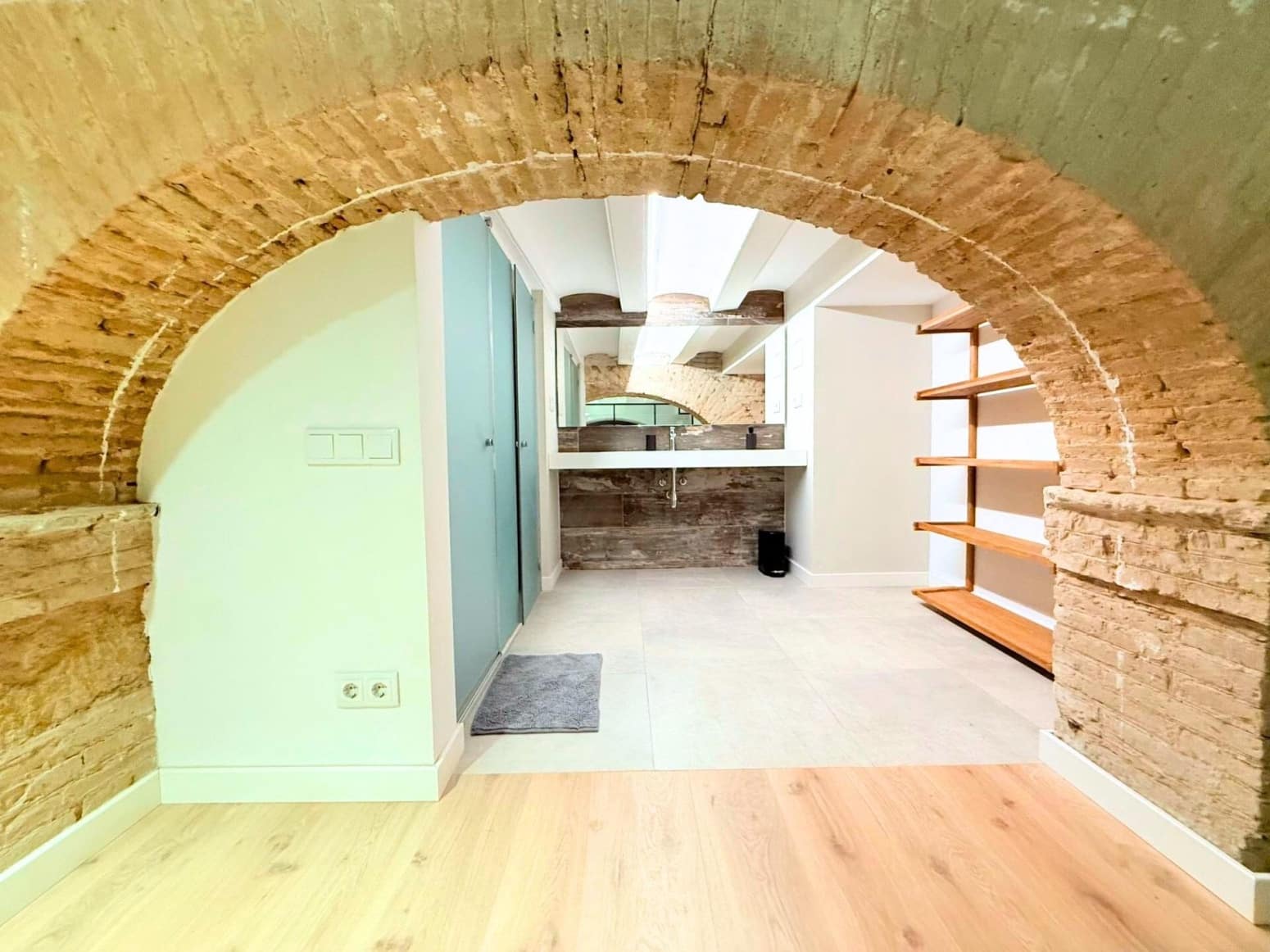 2 slaapkamer Flat te koop in Barcelona stad - € 330.000 (Ref: 10141375)