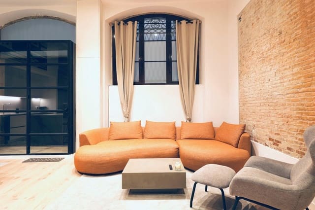 2 slaapkamer Flat te koop in El Barri Gòtic, Barcelona stad - € 330.000 (Ref: 10141375)