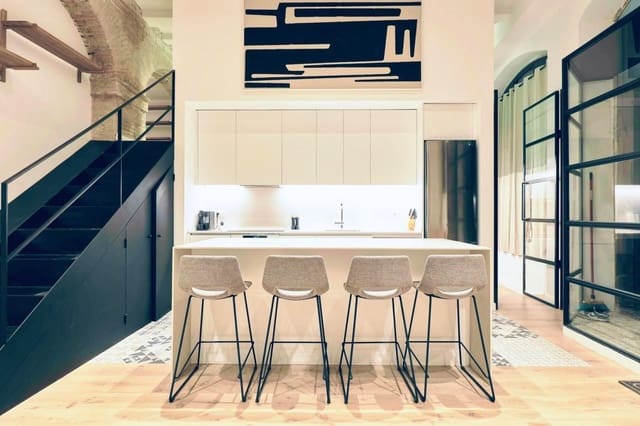 2 slaapkamer Flat te koop in El Barri Gòtic, Barcelona stad - € 330.000 (Ref: 10141375)