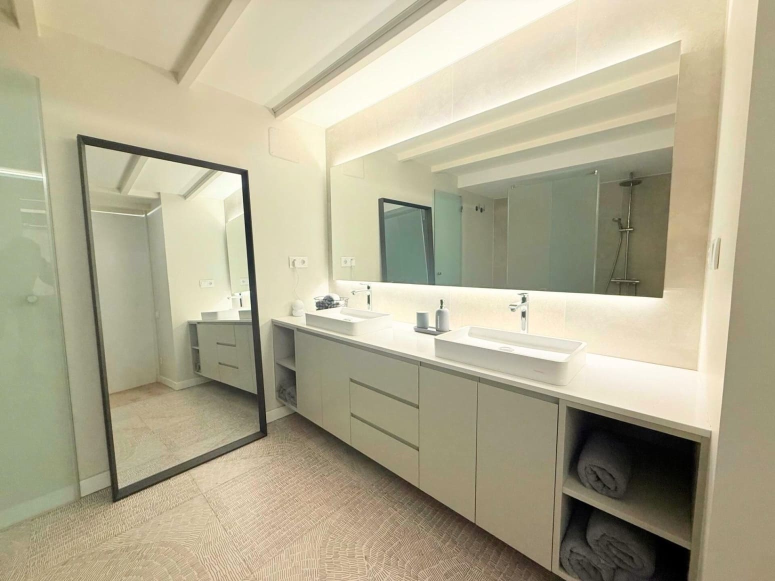 2 slaapkamer Flat te koop in Barcelona stad - € 330.000 (Ref: 10141375)