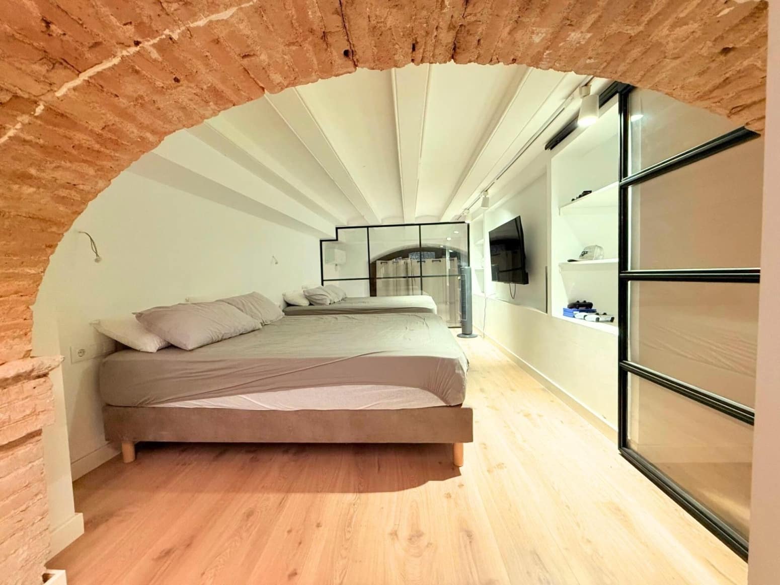 2 slaapkamer Flat te koop in Barcelona stad - € 330.000 (Ref: 10141375)