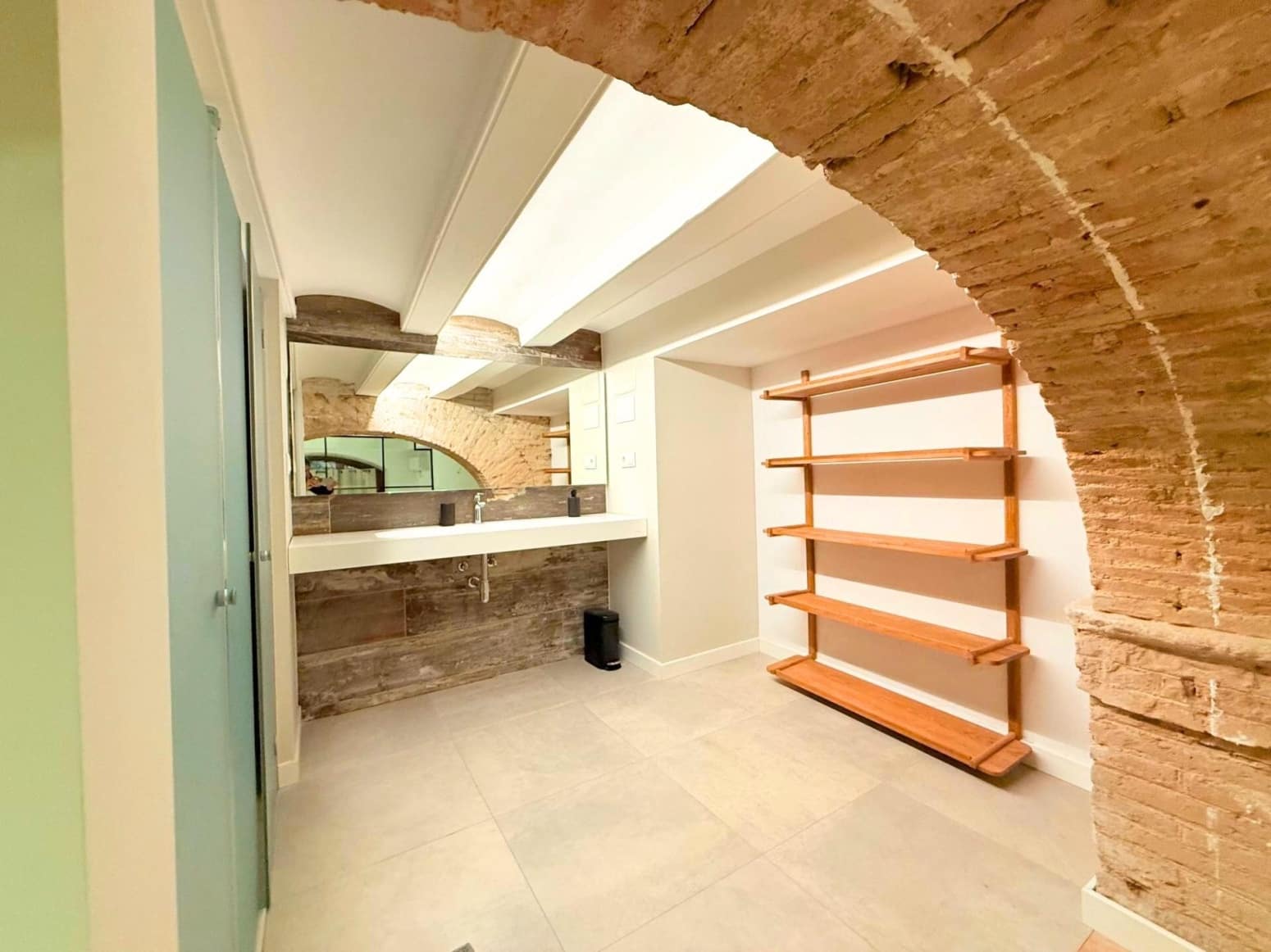 2 slaapkamer Flat te koop in Barcelona stad - € 330.000 (Ref: 10141375)
