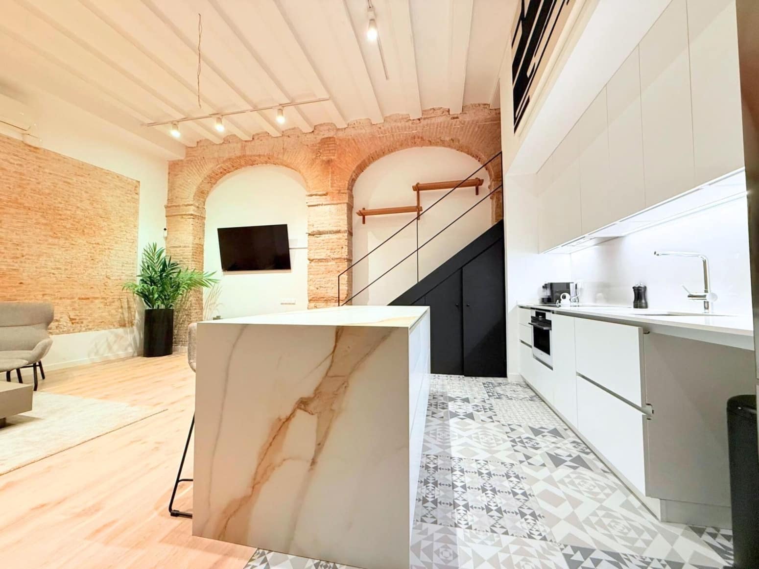 2 slaapkamer Flat te koop in Barcelona stad - € 330.000 (Ref: 10141375)
