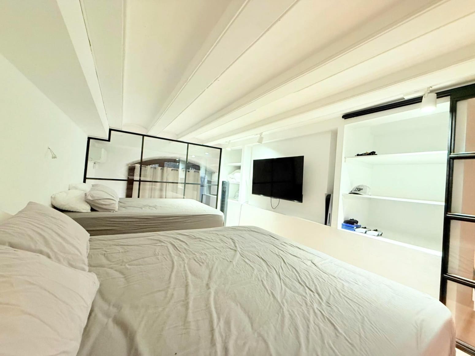 2 slaapkamer Flat te koop in Barcelona stad - € 330.000 (Ref: 10141375)