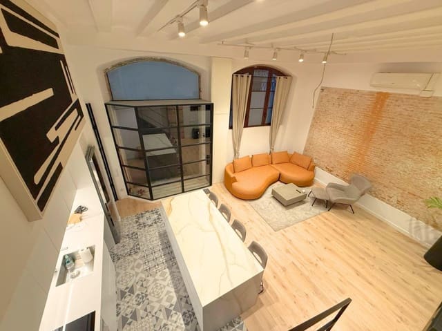 2 slaapkamer Flat te koop in El Barri Gòtic, Barcelona stad - € 330.000 (Ref: 10141375)