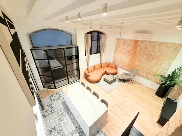 2 slaapkamer Flat te koop in El Barri Gòtic, Barcelona stad - € 330.000 (Ref: 10141375)