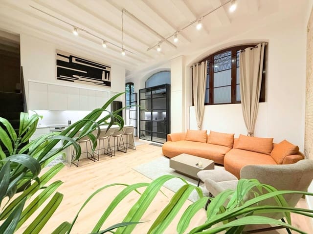 2 slaapkamer Flat te koop in El Barri Gòtic, Barcelona stad - € 330.000 (Ref: 10141375)