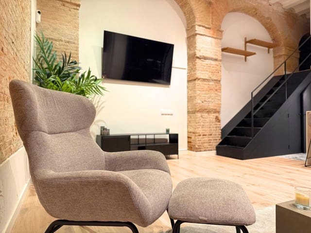 2 slaapkamer Flat te koop in El Barri Gòtic, Barcelona stad - € 330.000 (Ref: 10141375)