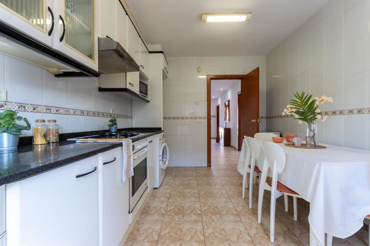 4 soverom Villa til salgs i Tarragona by med svømmebasseng garasje - € 569 000 (Ref: 10145235)