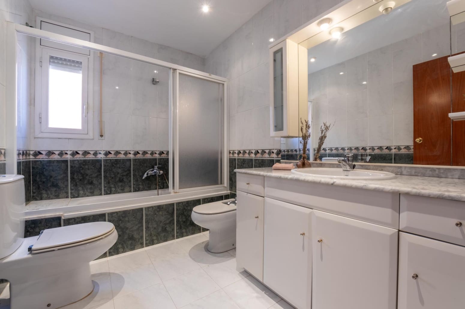 4 soverom Villa til salgs i Tarragona by med svømmebasseng garasje - € 569 000 (Ref: 10145235)