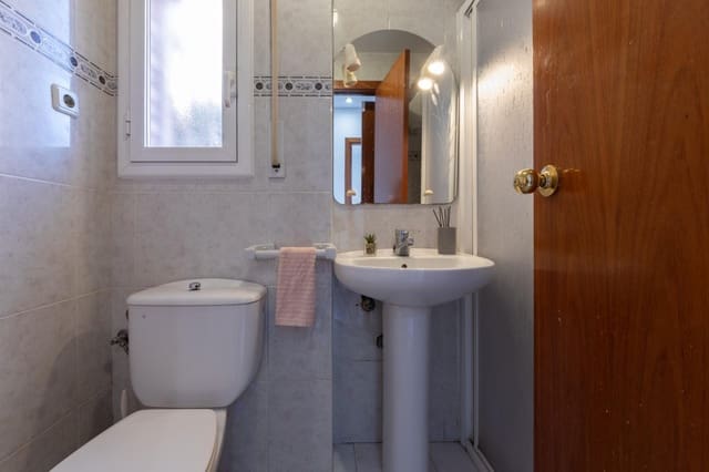 4 soverom Villa til salgs i Tarragona by med svømmebasseng garasje - € 569 000 (Ref: 10145235)