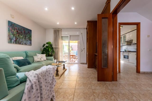 4 soverom Villa til salgs i Tarragona by med svømmebasseng garasje - € 569 000 (Ref: 10145235)