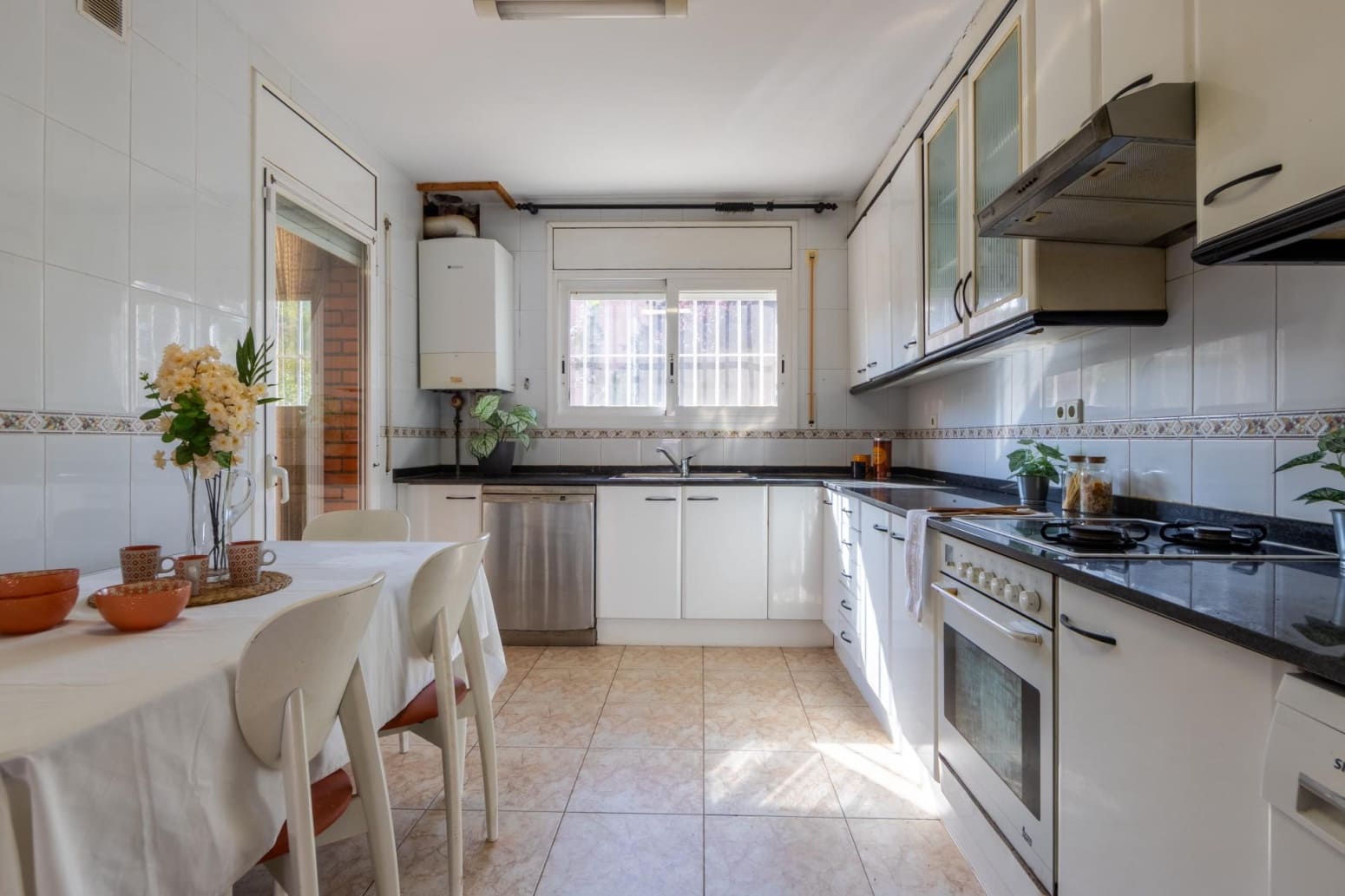 4 soverom Villa til salgs i Tarragona by med svømmebasseng garasje - € 569 000 (Ref: 10145235)