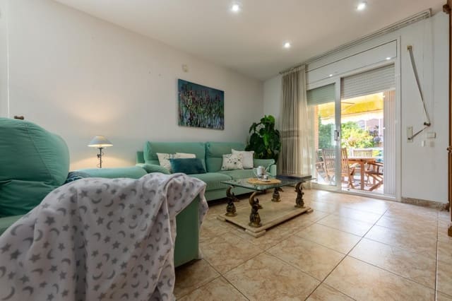 4 soverom Villa til salgs i Tarragona by med svømmebasseng garasje - € 569 000 (Ref: 10145235)