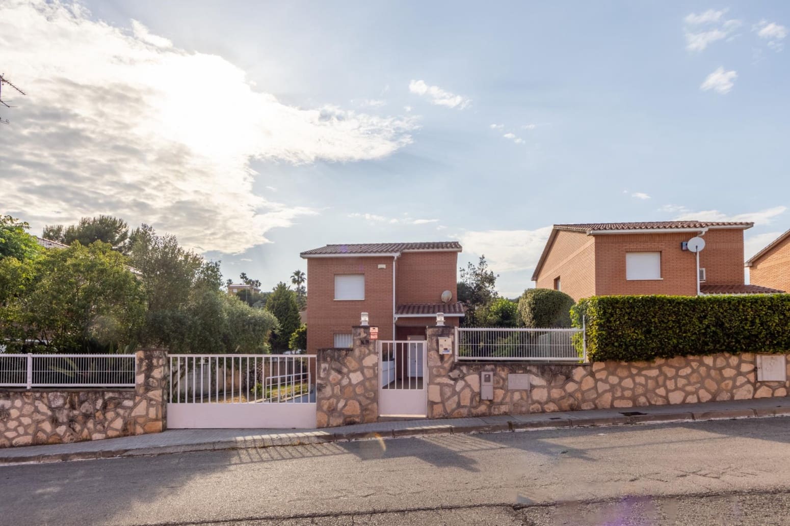 4 soverom Villa til salgs i Tarragona by med svømmebasseng garasje - € 569 000 (Ref: 10145235)