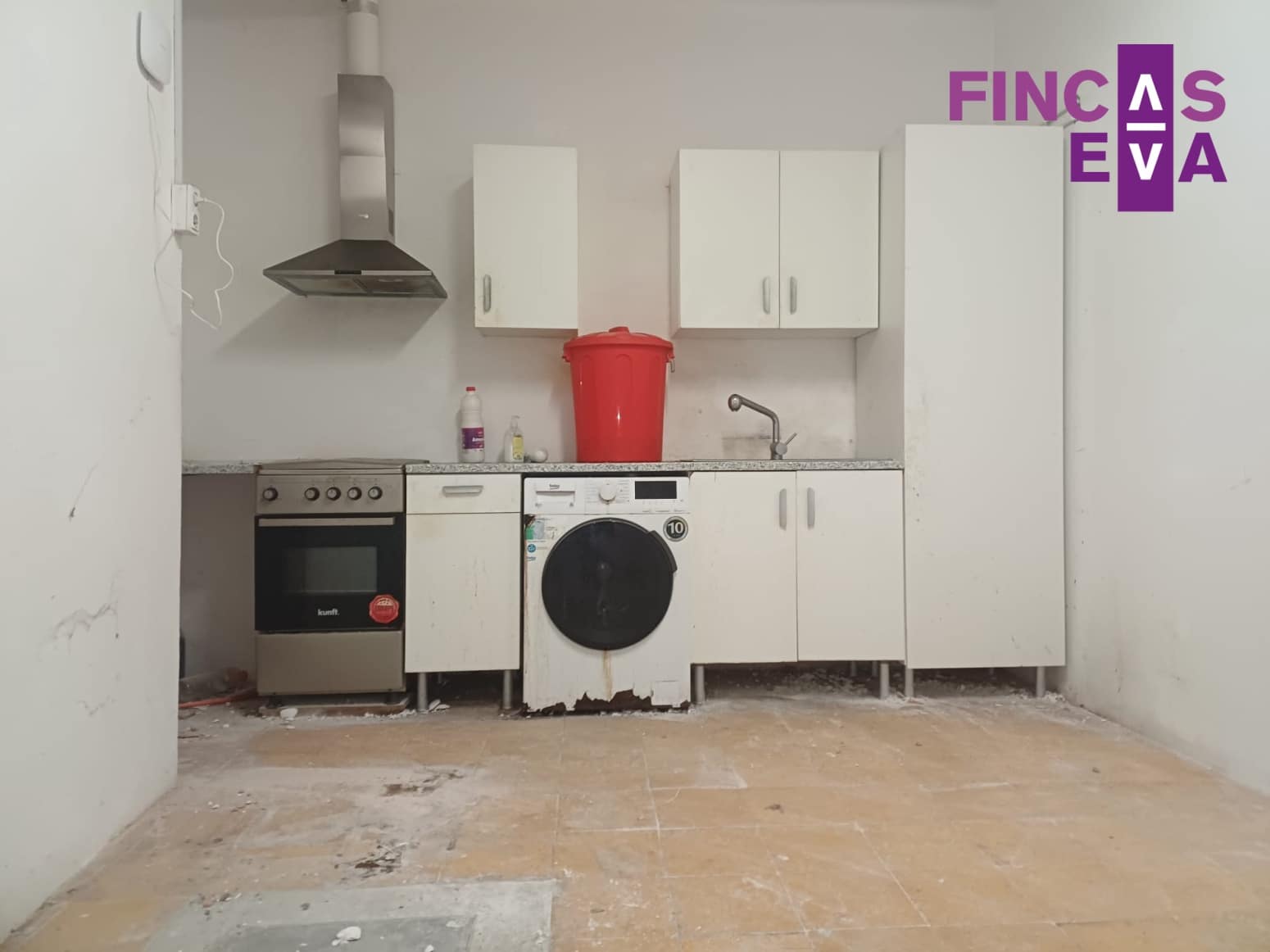 Kommersiell til salgs i Barcelona by - € 94 000 (Ref: 10163778)