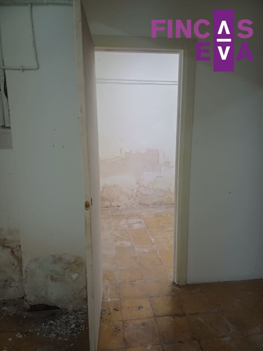 Kommersiell til salgs i Barcelona by - € 94 000 (Ref: 10163778)