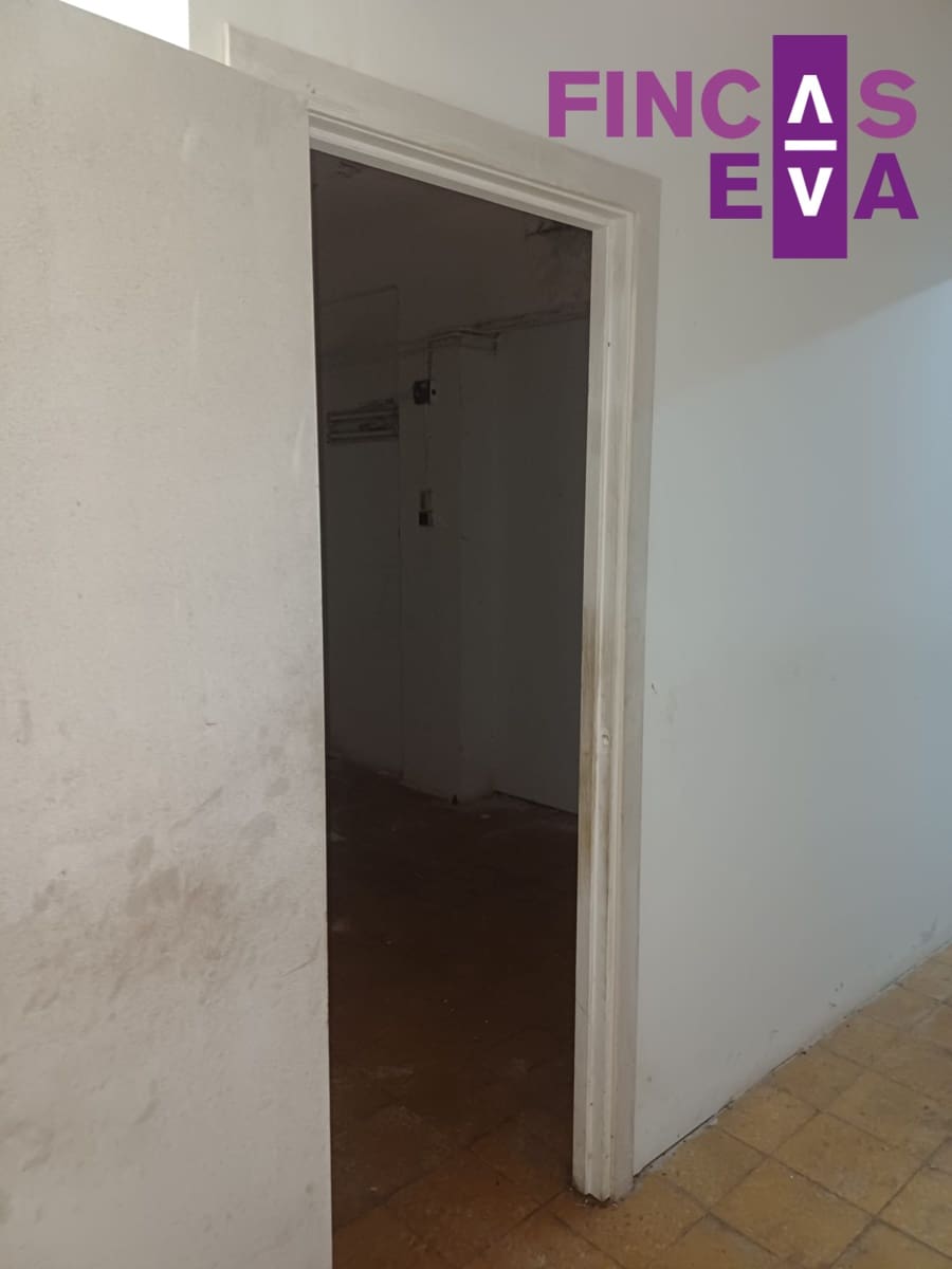 Kommersiell til salgs i Barcelona by - € 94 000 (Ref: 10163778)