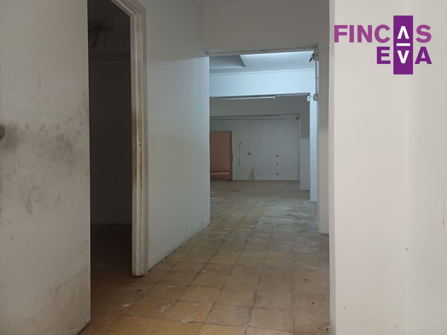 Kommersiell til salgs i Barcelona by - € 94 000 (Ref: 10163778)