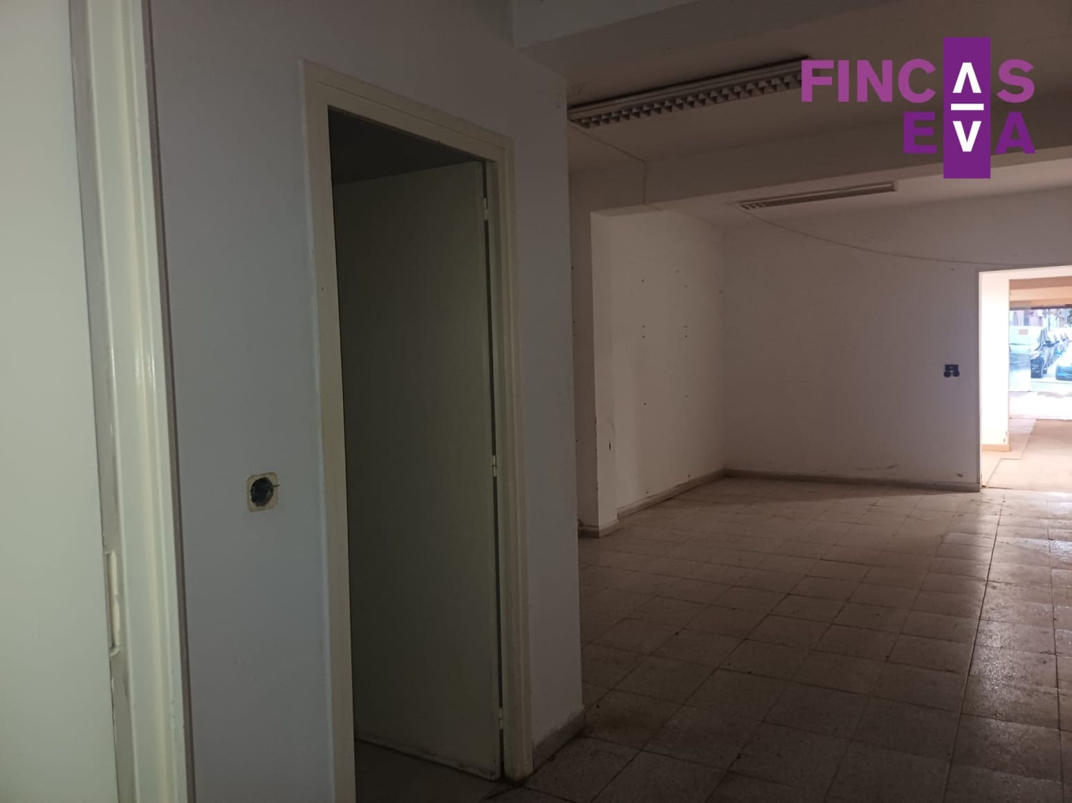 Kommersiell til salgs i Barcelona by - € 94 000 (Ref: 10163778)