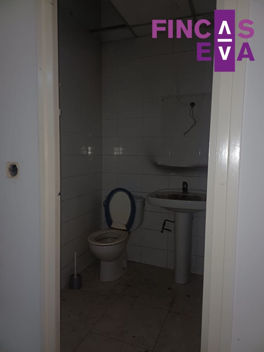 Kommersiell til salgs i Barcelona by - € 94 000 (Ref: 10163778)