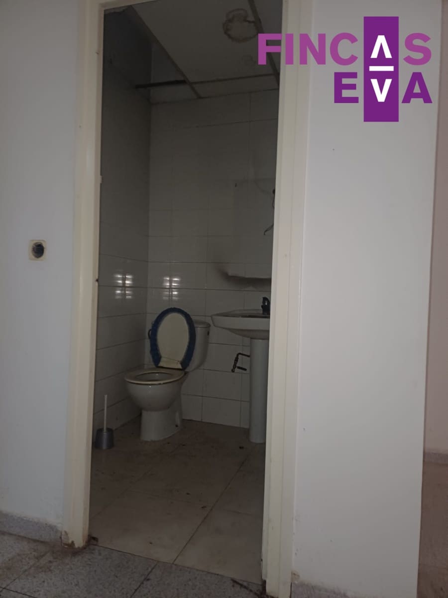 Kommersiell til salgs i Barcelona by - € 94 000 (Ref: 10163778)