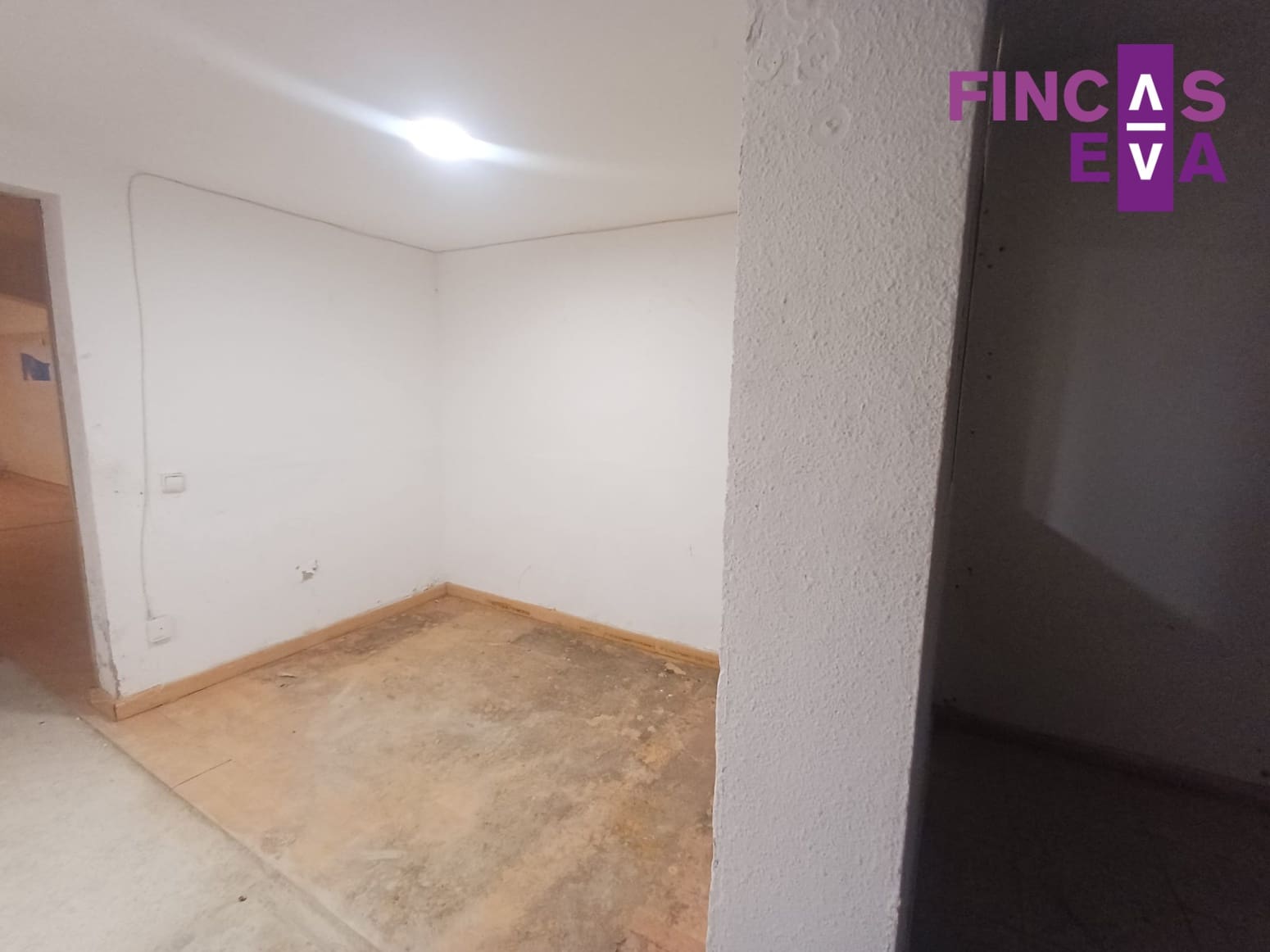 Kommersiell til salgs i Barcelona by - € 94 000 (Ref: 10163778)