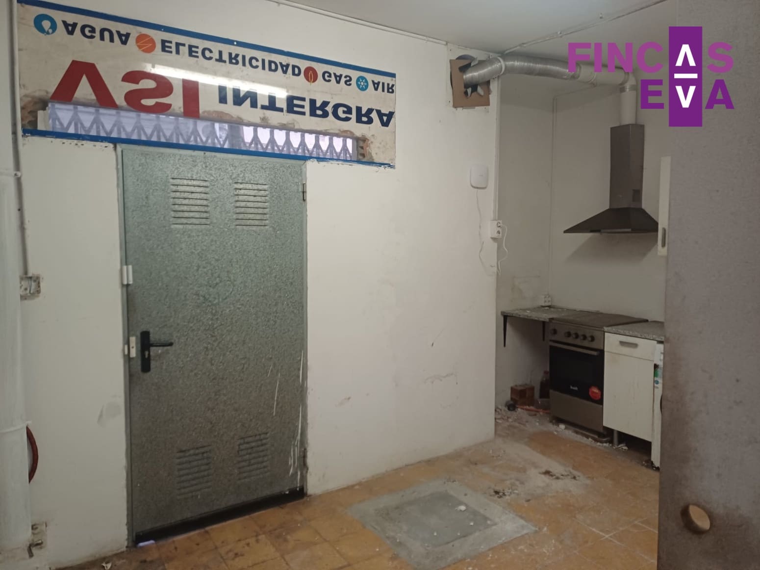 Kommersiell til salgs i Barcelona by - € 94 000 (Ref: 10163778)