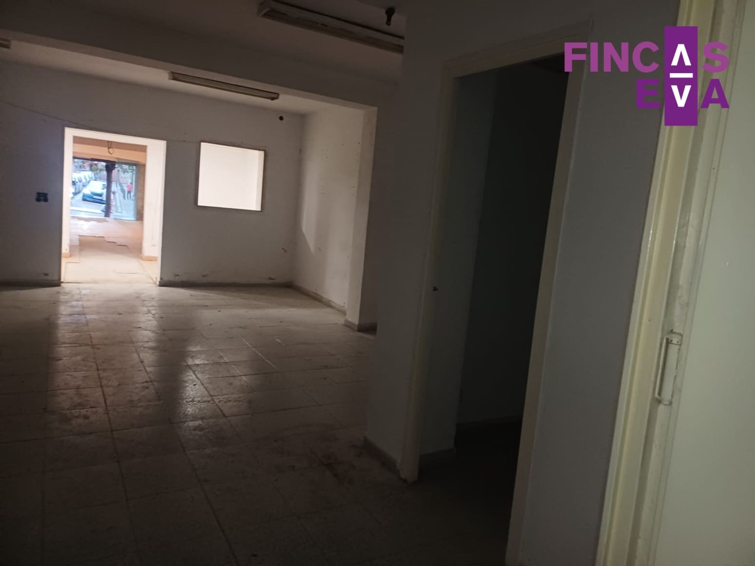 Kommersiell til salgs i Barcelona by - € 94 000 (Ref: 10163778)