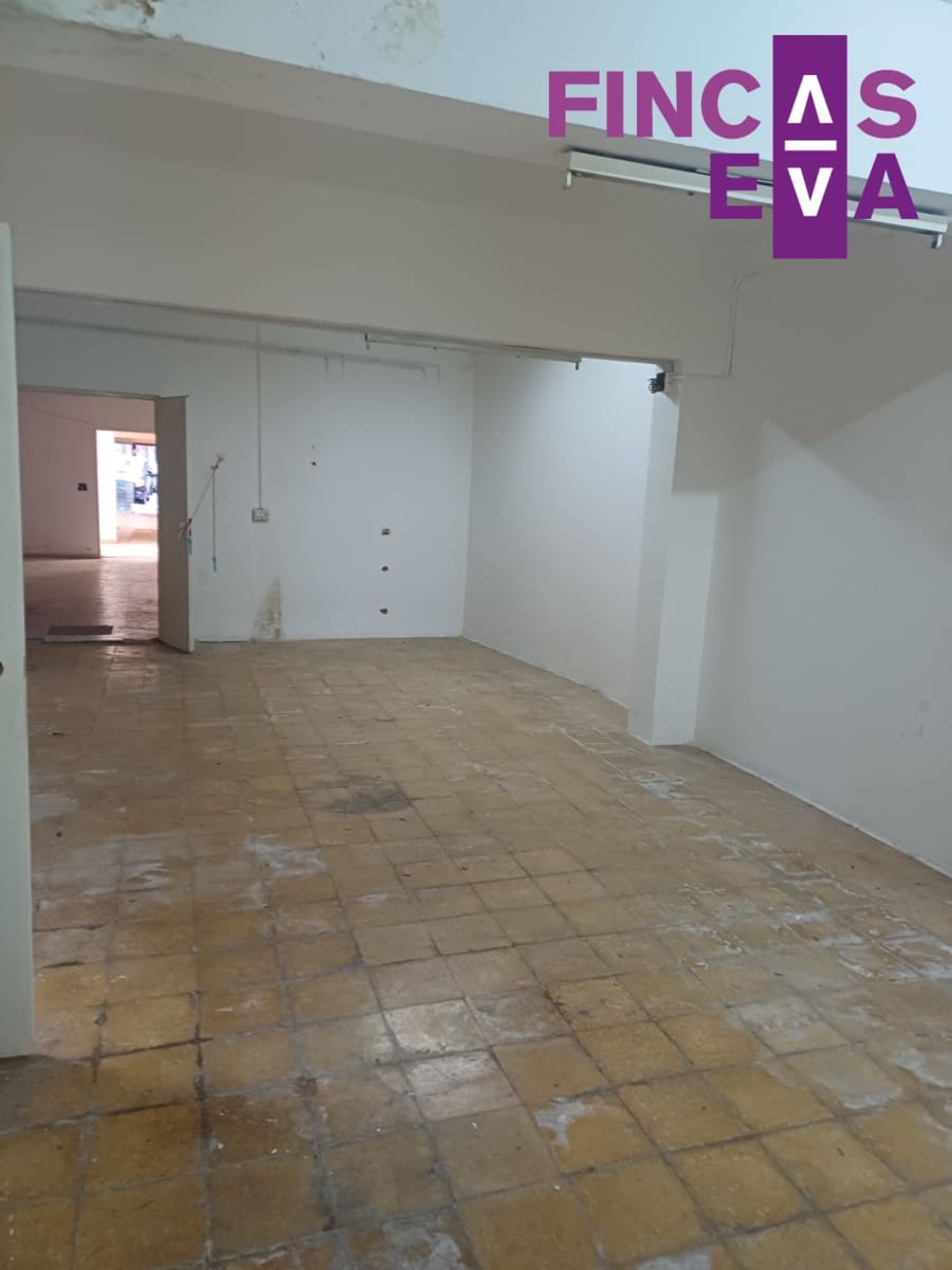 Kommersiell til salgs i Barcelona by - € 94 000 (Ref: 10163778)
