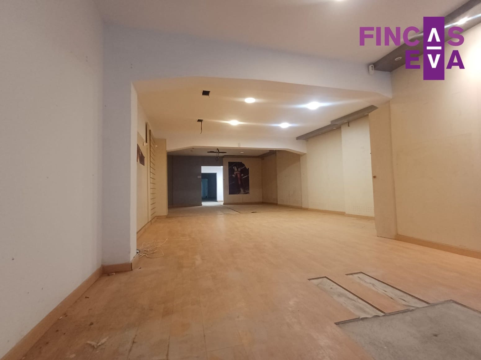Kommersiell til salgs i Barcelona by - € 84 000 (Ref: 10163779)