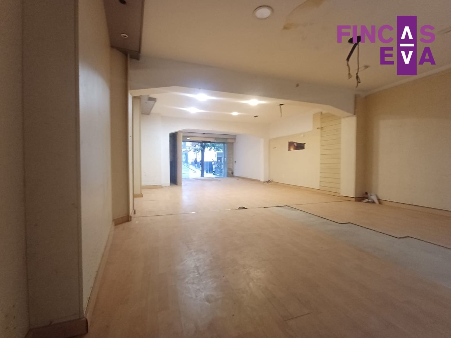 Kommersiell til salgs i Barcelona by - € 84 000 (Ref: 10163779)