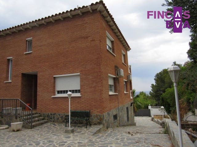 5 slaapkamer Villa te koop in El Vendrell - € 450.000 (Ref: 7494827)