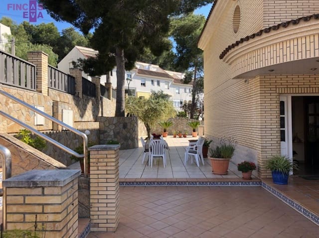 5 bedroom Villa for sale in Tarragona city - € 850,000 (Ref: 7494829)