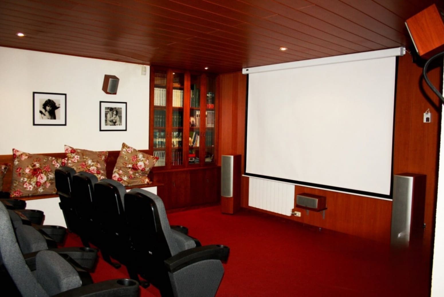 5 bedroom Villa for sale in Premia de Dalt - € 1,500,000 (Ref: 7496680)