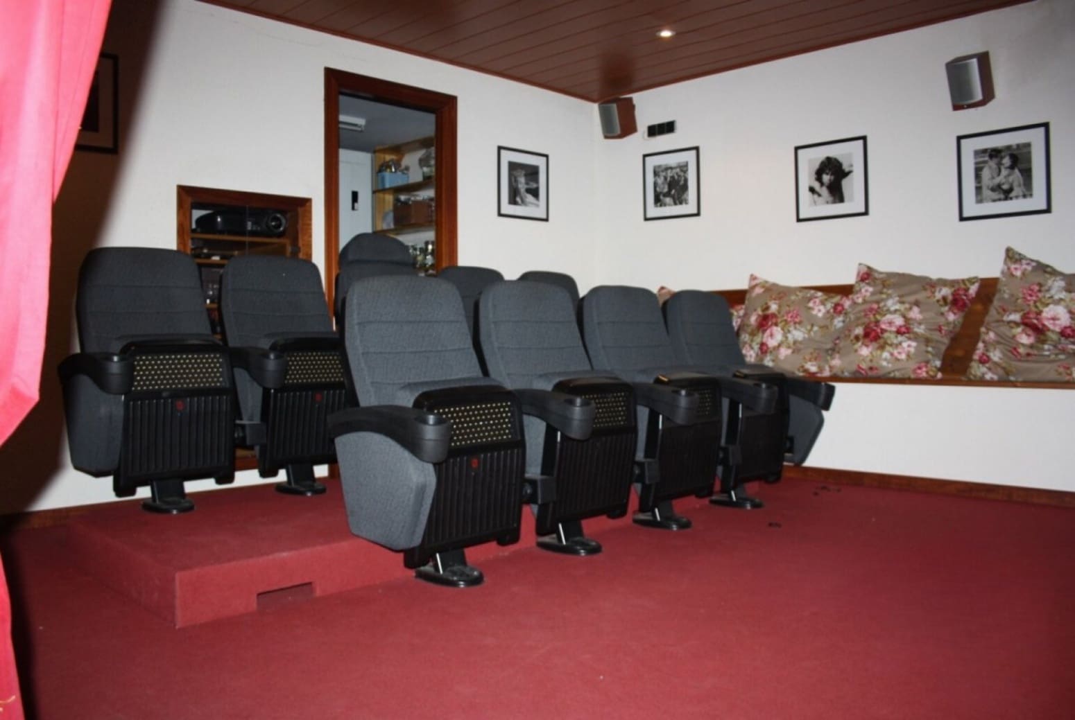 5 bedroom Villa for sale in Premia de Dalt - € 1,500,000 (Ref: 7496680)