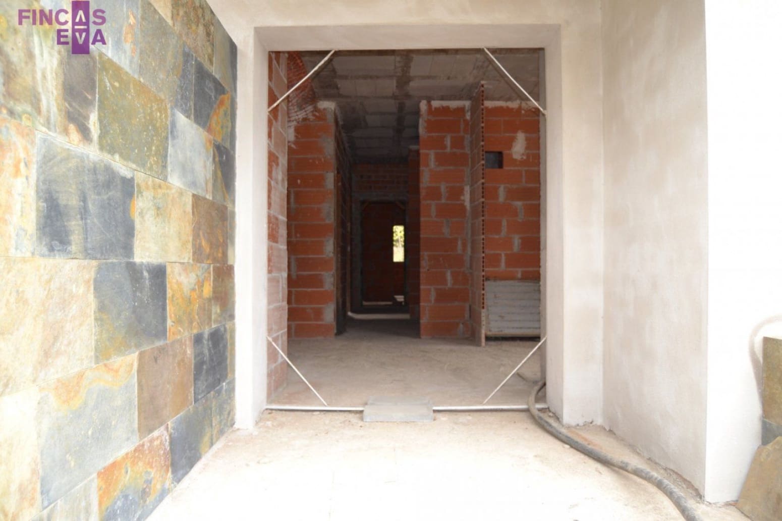 4 soverom Villa til salgs i Vallromanes - € 749 000 (Ref: 7496712)