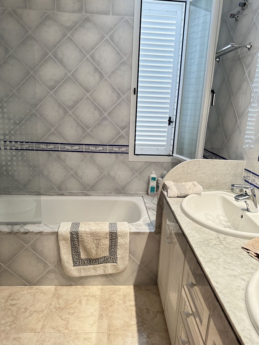 5 slaapkamer Villa te huur in Altafulla met garage - € 3.500 (Ref: 7756703)
