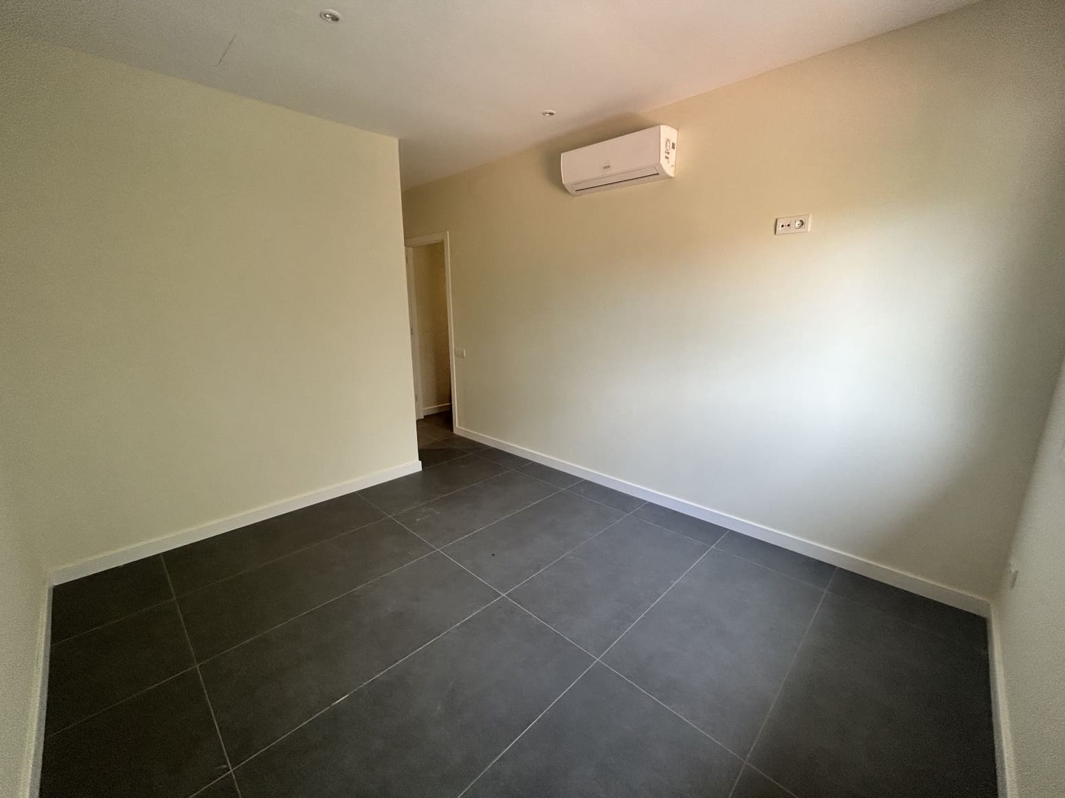 3 soveværelse Villa til salg i Barcelona by med garage - € 910.000 (Ref: 8053566)