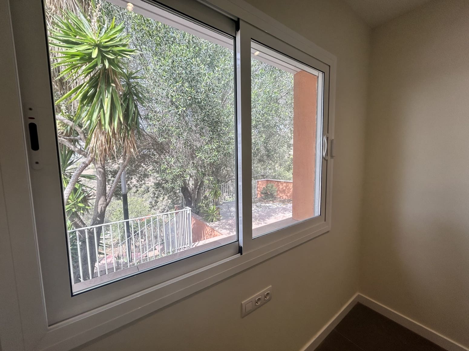 3 soveværelse Villa til salg i Barcelona by med garage - € 910.000 (Ref: 8053566)