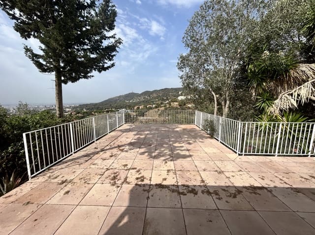 3 bedroom Villa for sale in Sarrià, Barcelona city with garage - € 910,000 (Ref: 8053566)