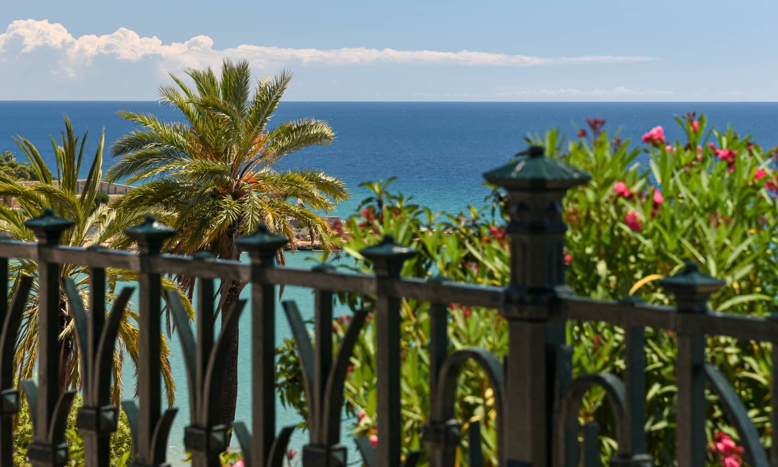 Villa for sale in Tarragona city - € 900,000 (Ref: 8383937)