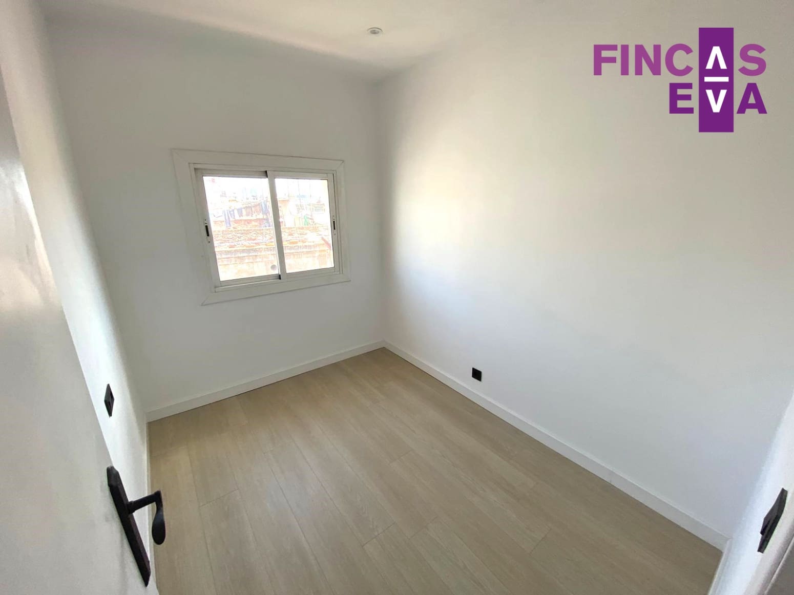 2 bedroom Flat for sale in Barcelona city - € 272,000 (Ref: 8416589)
