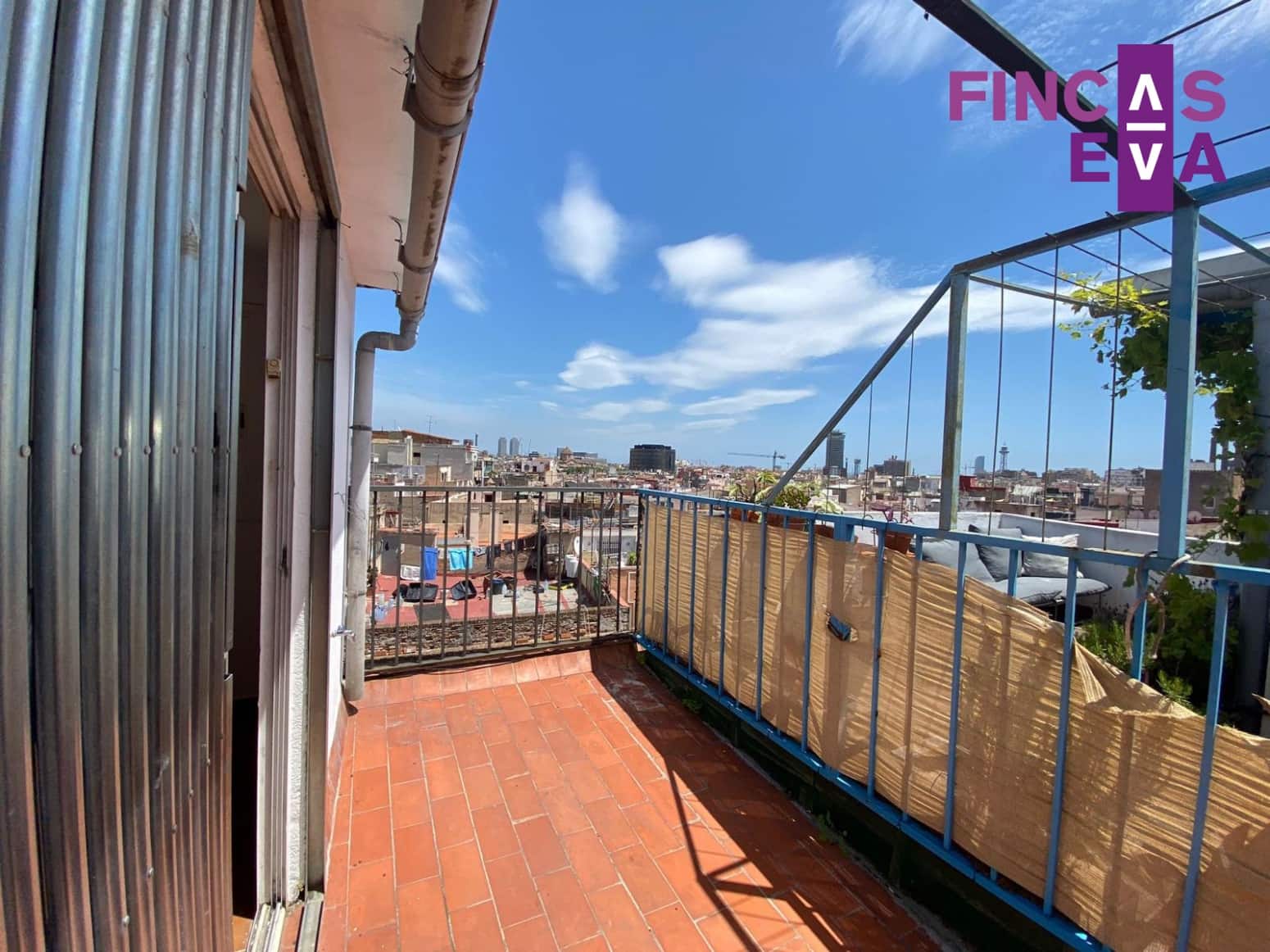 2 bedroom Flat for sale in Barcelona city - € 272,000 (Ref: 8416589)