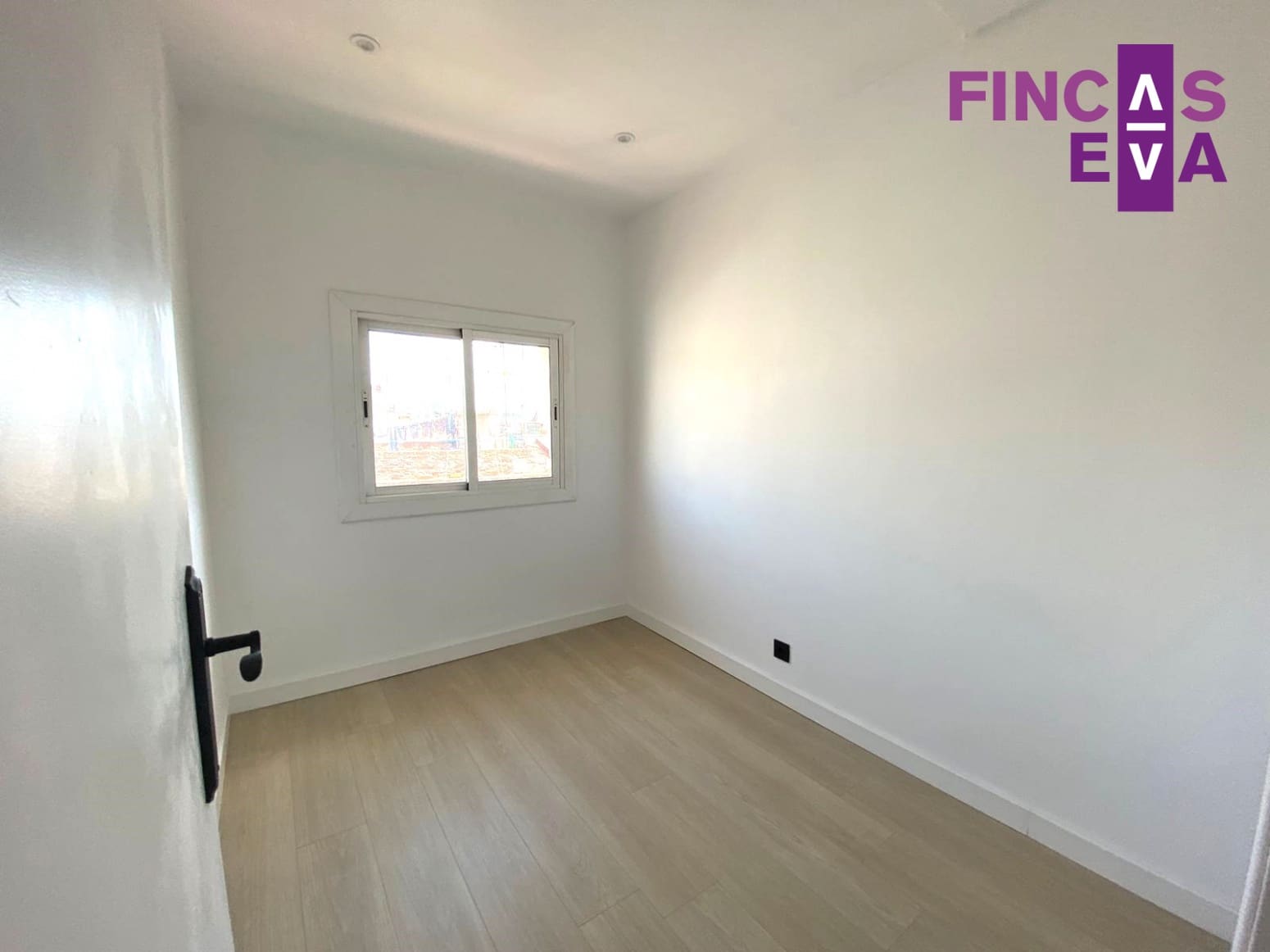 2 bedroom Flat for sale in Barcelona city - € 272,000 (Ref: 8416589)
