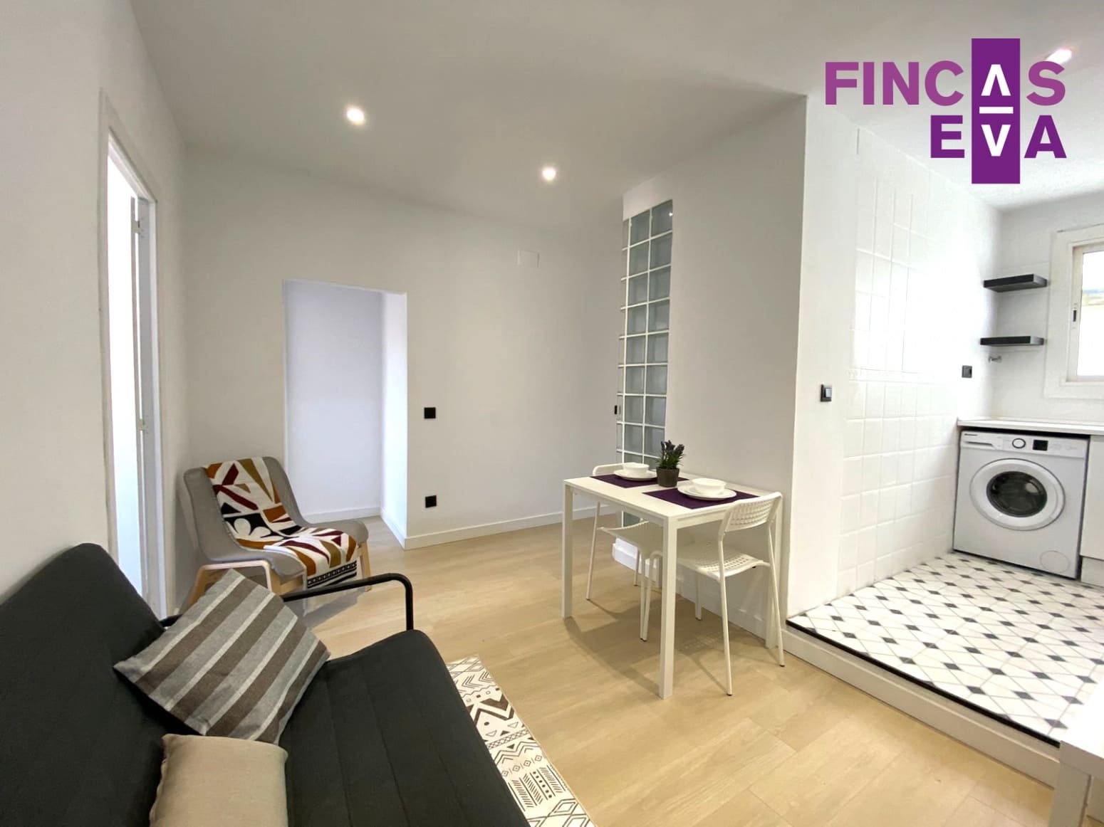 2 bedroom Flat for sale in Barcelona city - € 272,000 (Ref: 8416589)